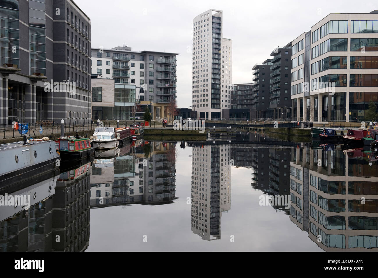 Nouveau Dock (anciennement Clarence Dock) est un développement mixte avec détail, bureaux et présence de loisirs au centre de Leeds, Royaume-Uni. Banque D'Images