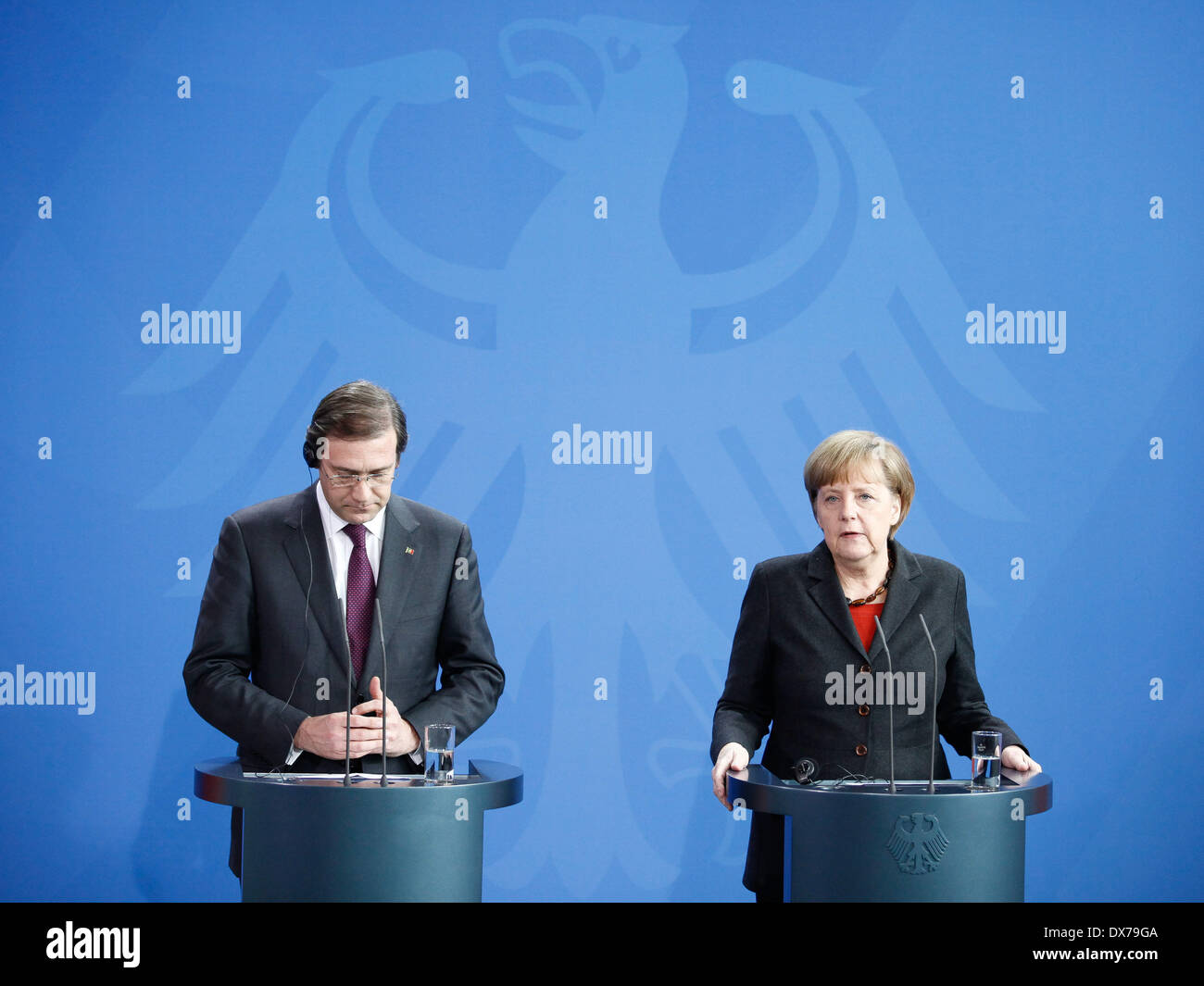 Berlin, Allemagne. 18 Mar, 2014. Le Chancelier reçoit le Premier ministre portugais Pedro Passos Coelho à la chancellerie à Berlin pour un échange de vues dans le petit Kreis. Examine les questions étaient les relations bilatérales telles que l'actuelle politique européenne et internationale politique économique./Photo : Pedro Passos Coelho, Premier ministre portugais et la Chancelière allemande Angela Merkel. © Reynaldo Paganelli/NurPhoto ZUMAPRESS.com/Alamy/Live News Banque D'Images