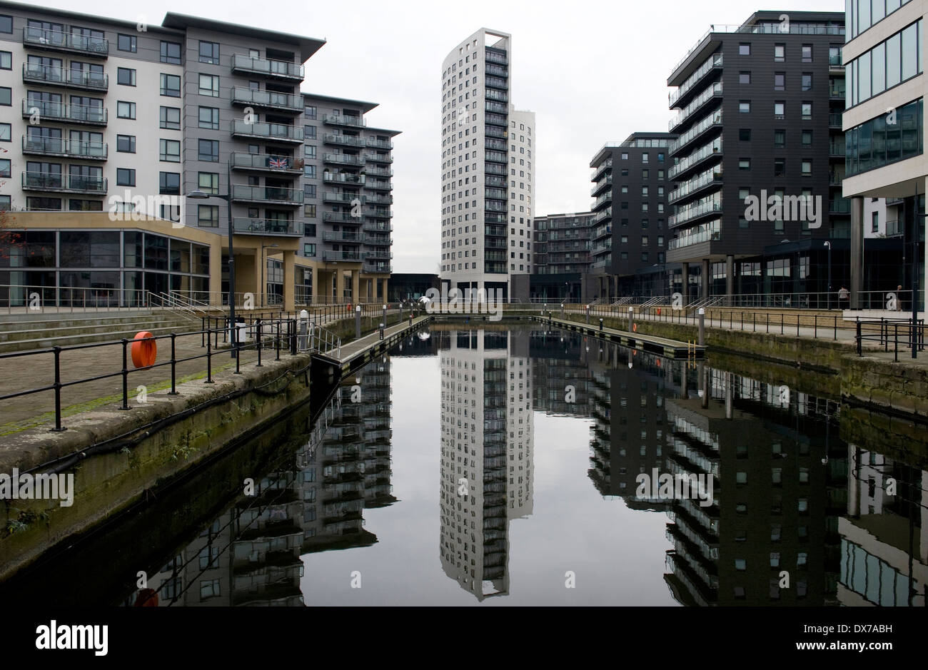 Nouveau Dock (anciennement Clarence Dock) est un développement mixte avec détail, bureaux et présence de loisirs au centre de Leeds, UK Banque D'Images