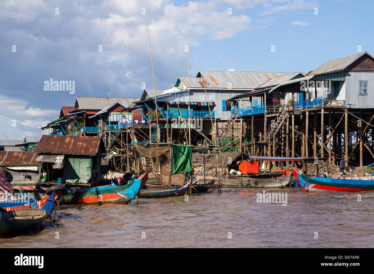 Village flottant de KOMPONG PHLUK durant la saison sèche, au Cambodge Banque D'Images