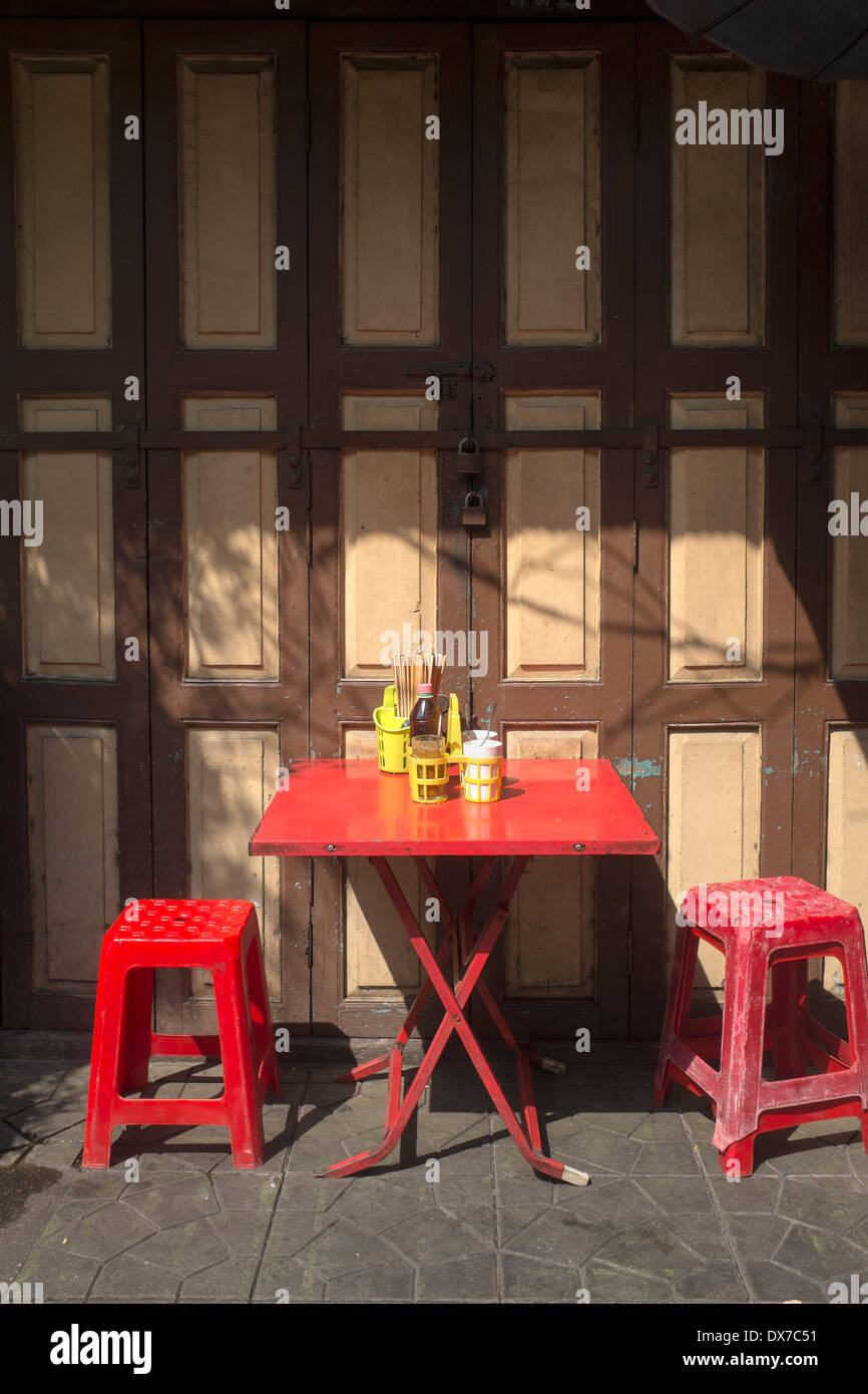 Street Food Tableau réglage dans Chinatown Bangkok Banque D'Images