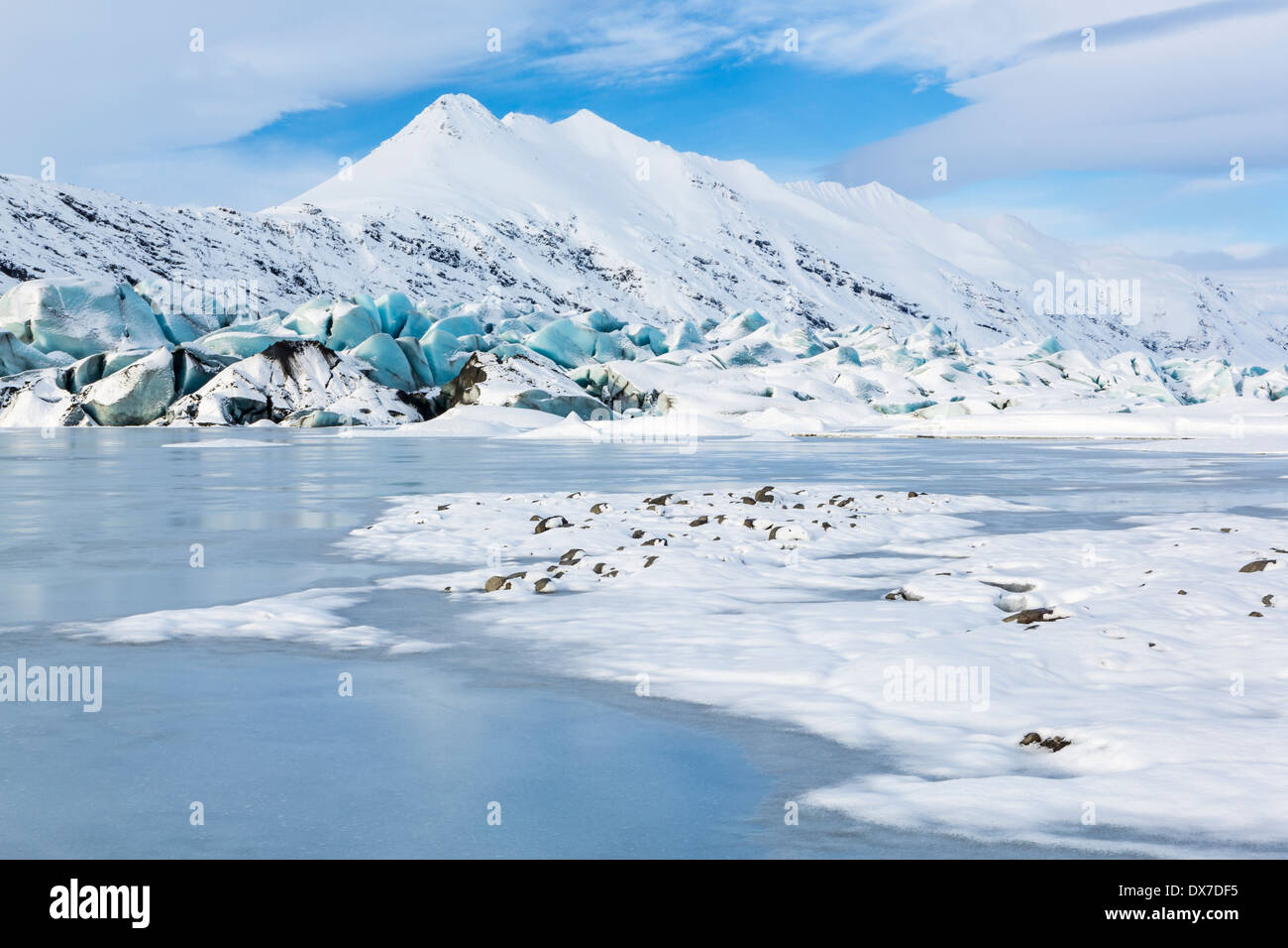 L'aqua blue tongue d Heinabergs et glacier lagon glaciaire gelé dans le sud-est de l'Islande près de Hofn Banque D'Images