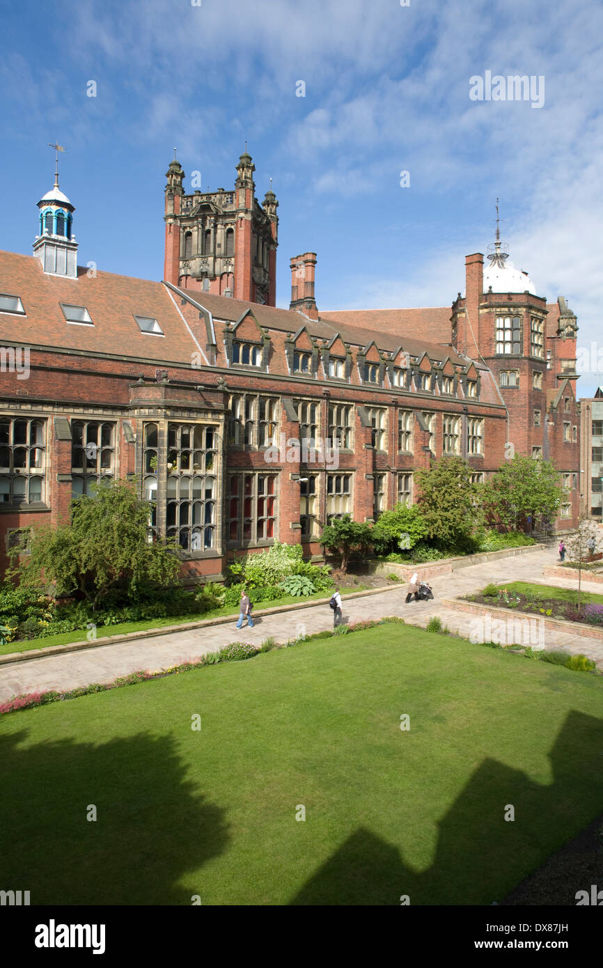 L'Université de Newcastle et quadrangle vieux Armstrong Building Banque D'Images