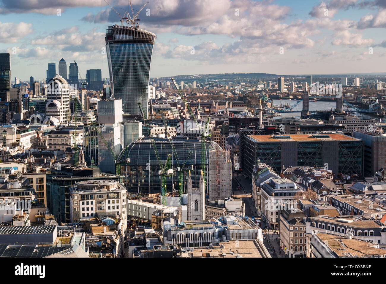 Vues de la ville de Londres, y compris le Walkie Talkie, Cannon Street et du Tower Bridge Banque D'Images