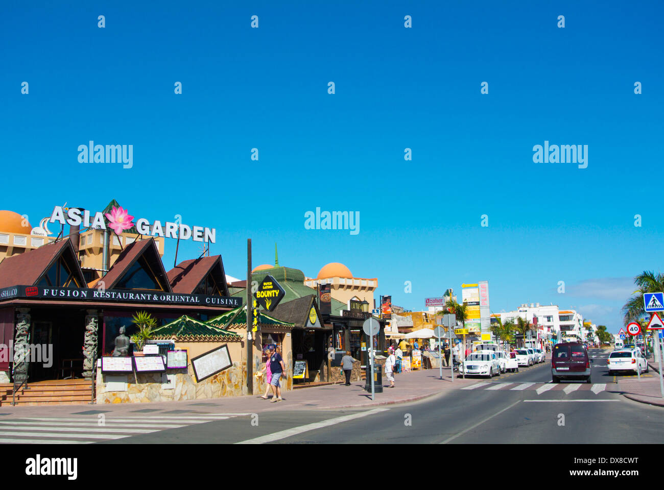Avda. Nuestra Señora del Carmen, rue Main, Corralejo, Fuerteventura, Canary Islands, Spain, Europe Banque D'Images