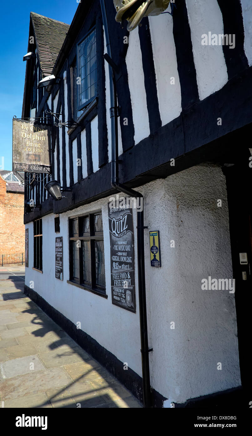 Le plus vieux pub dans derby ye old dolphin inn Banque D'Images