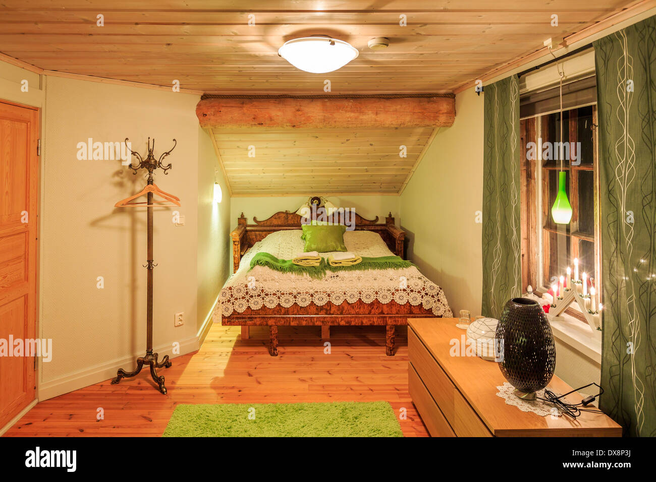 Chambre à coucher dans le Wardshuset Guest House, for Kangos, Laponie, Suède Banque D'Images
