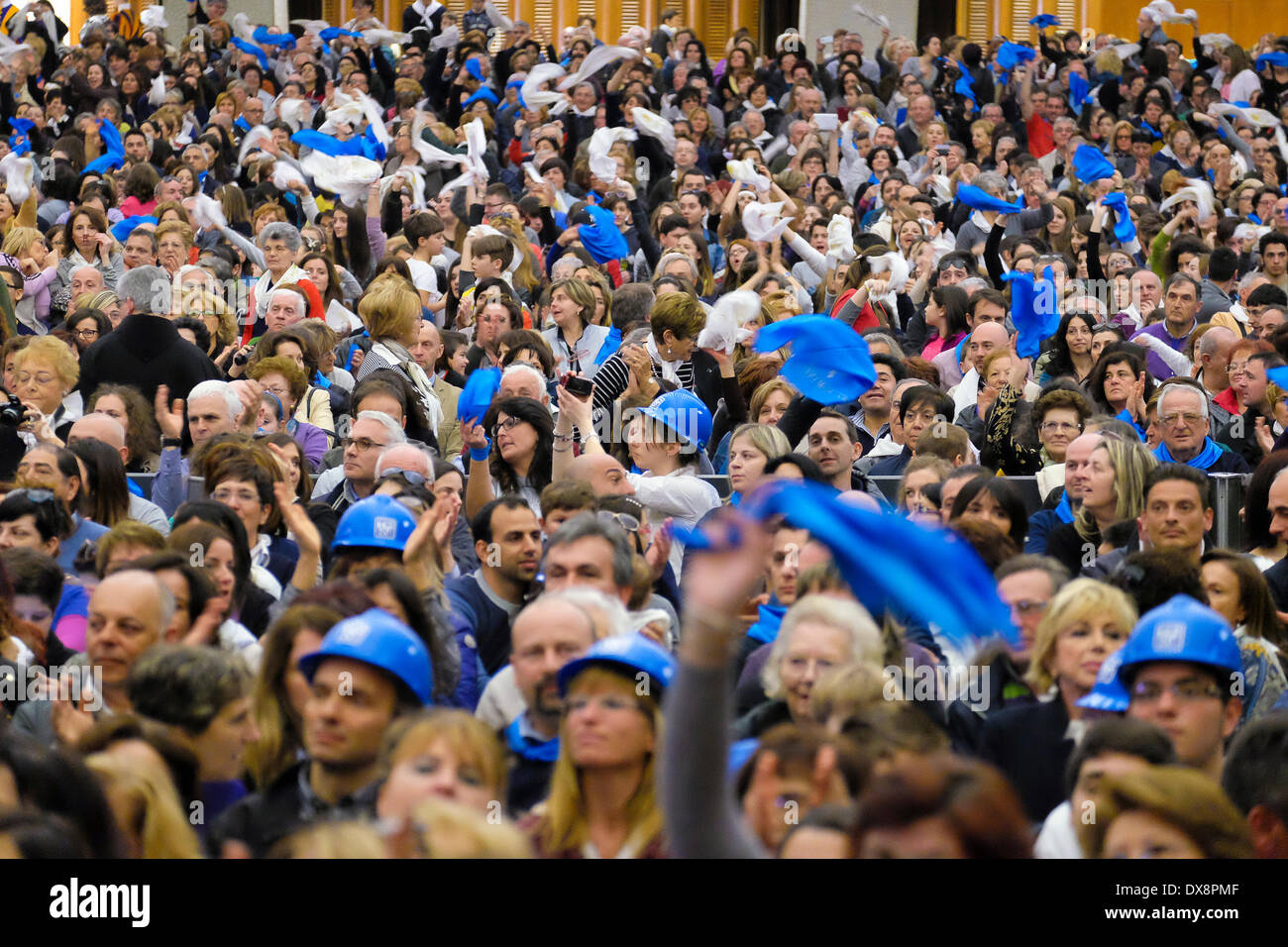 Vatican, Rome, Italie. Le 20 mars 2014. Le pape François a rencontré les métallurgistes de Terni, Narni et Amelia, dans la salle Paul VI, le 20 mars 2014 Credit : Realy Easy Star/Alamy Live News Banque D'Images