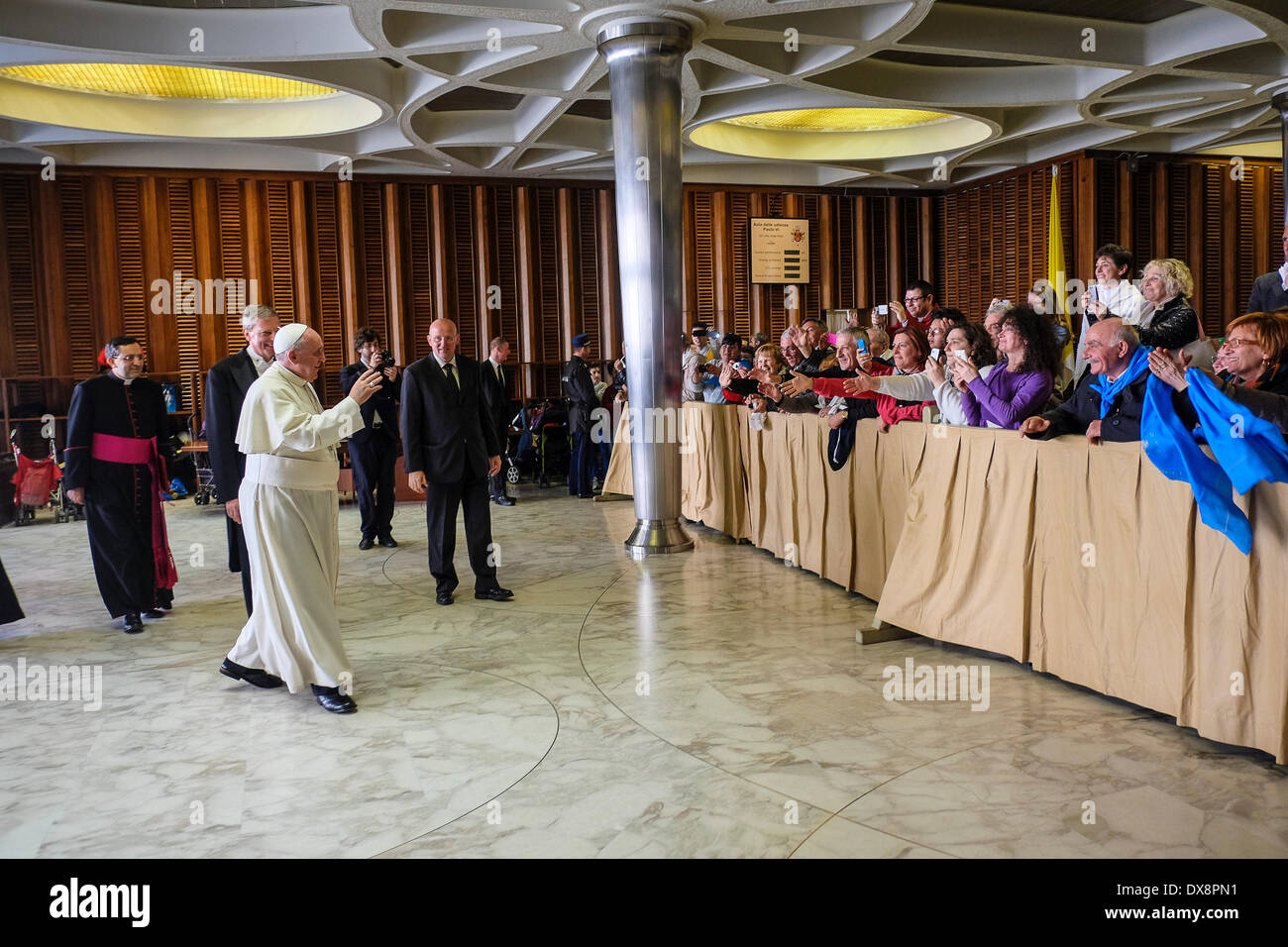 Vatican, Rome, Italie. Le 20 mars 2014. Le pape François a rencontré les métallurgistes de Terni, Narni et Amelia, dans la salle Paul VI, le 20 mars 2014 Credit : Realy Easy Star/Alamy Live News Banque D'Images