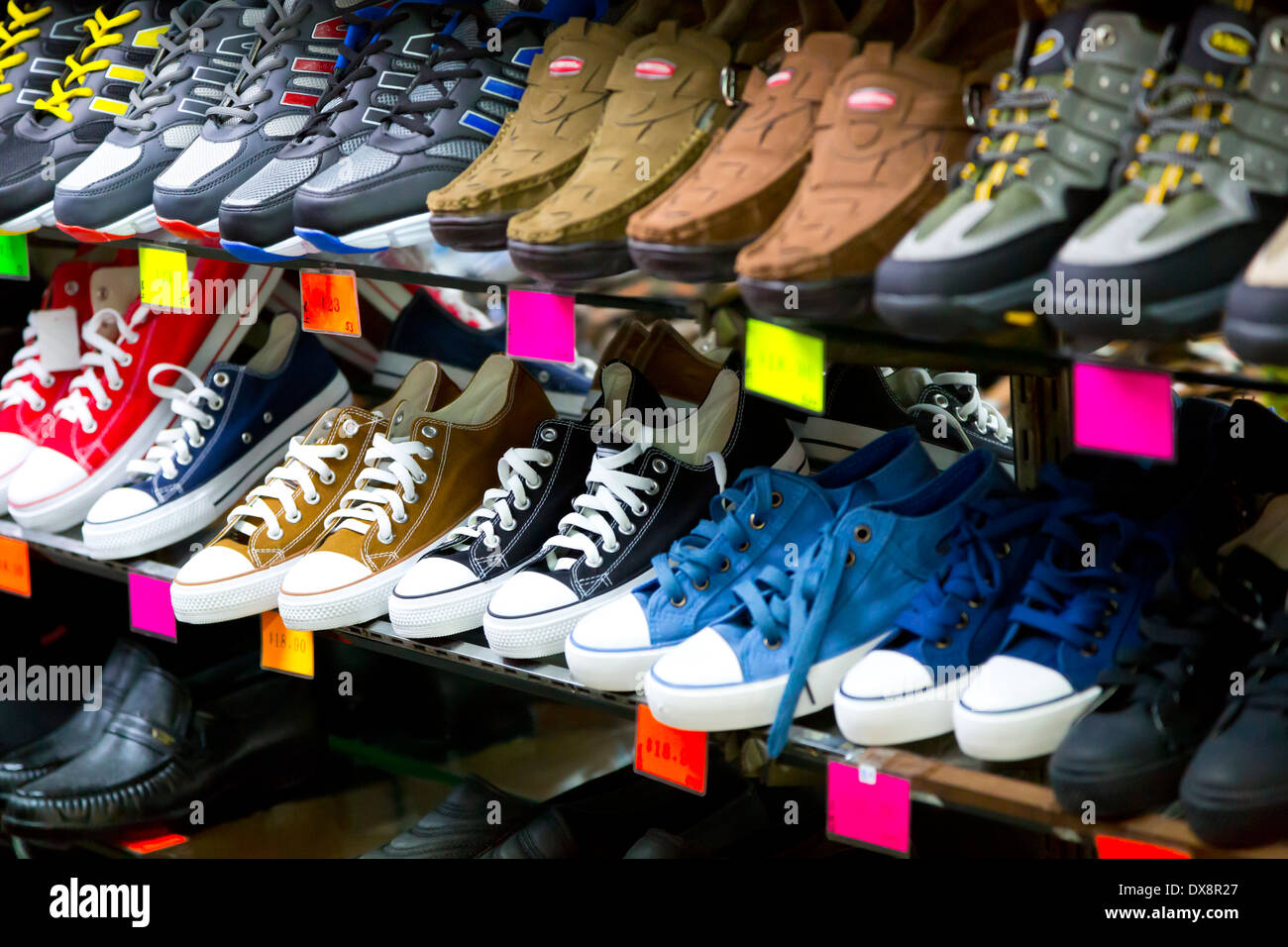 Plateau de chaussures à Singapour Photo Stock - Alamy