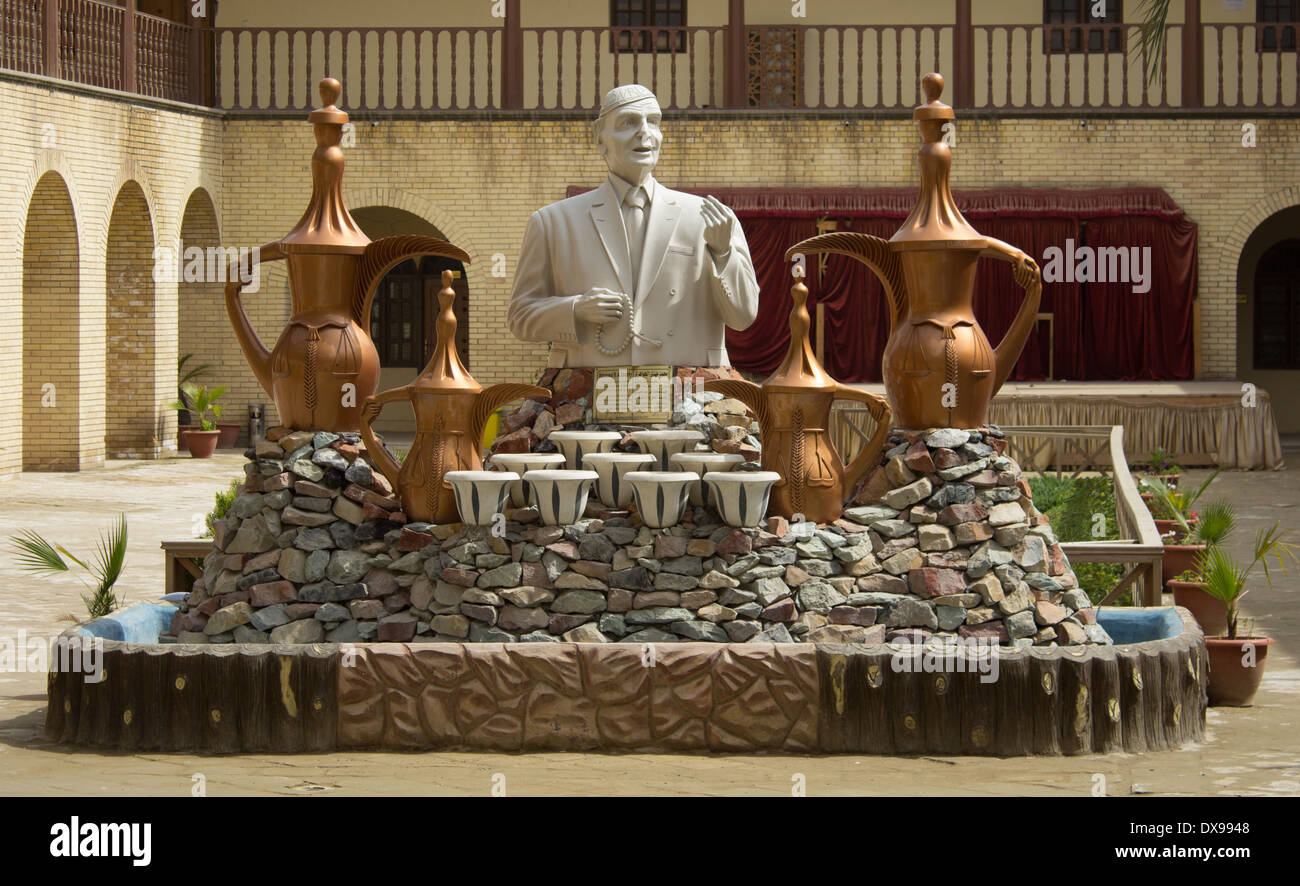 Statue du poète irakien Mohammed Jawahiri Banque D'Images