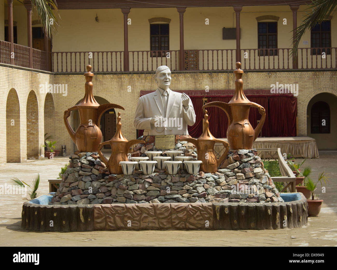 Statue du poète irakien Mohammed Jawahiri Banque D'Images