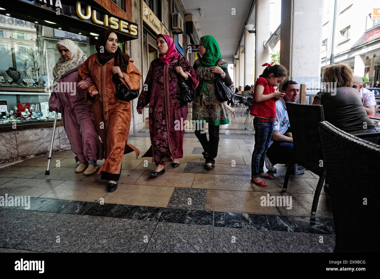 Dans les familles musulmanes et chrétiennes Camoes du vrai street. Ceuta, Espagne.L'Afrique du Nord. ( Photo de Jordi Cami ) Banque D'Images