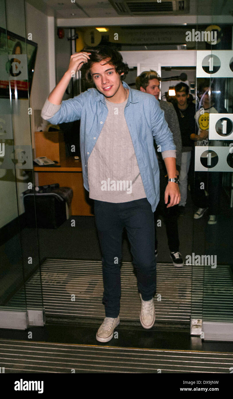 Harry Styles One Direction de quitter la BBC Radio 1 studios London,  England - 18.11.12 avec Harry Styles : où : Londres, ONU Photo Stock - Alamy