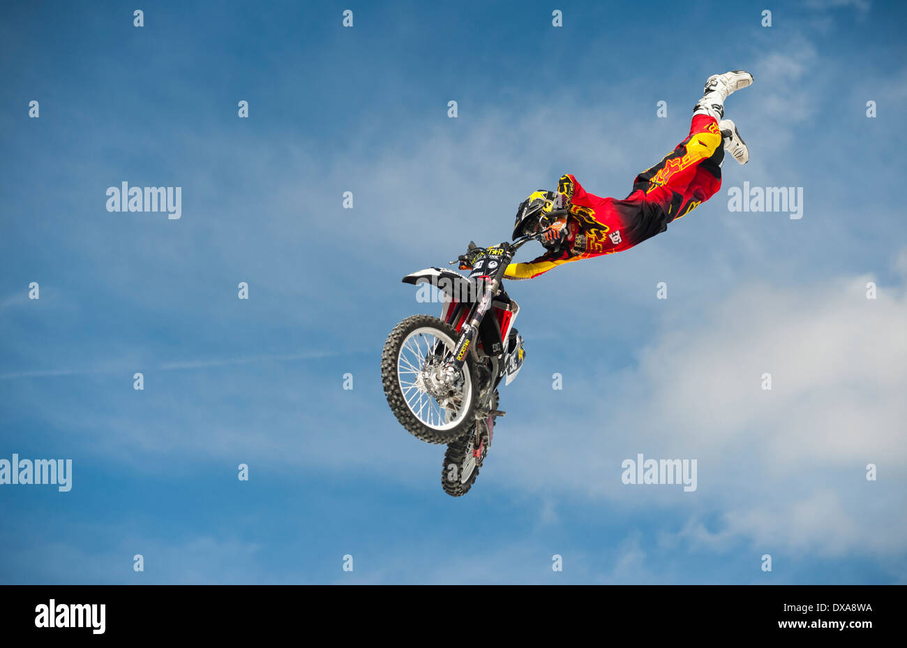 Freestyle FMX Moto Cross Libor Podmol professionnel (CZE) montre sauts et lancers au 2013 freestyle.ch à Zurich Banque D'Images