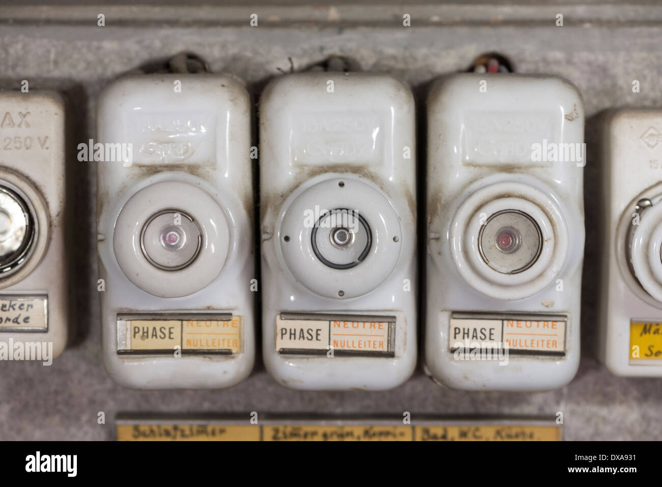 Old fashioned electrical fuse box Banque de photographies et d'images à  haute résolution - Alamy