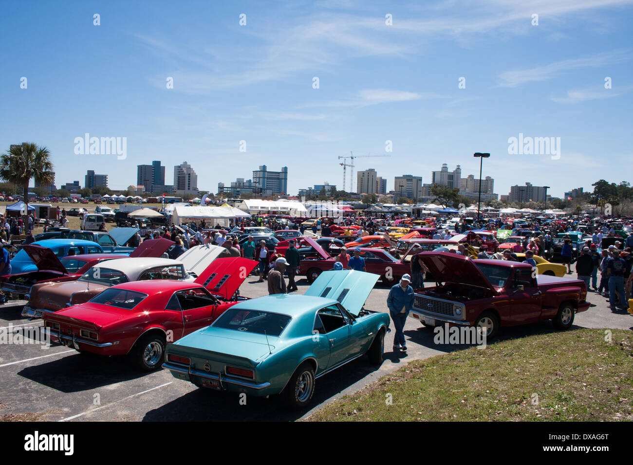 Myrtle Beach, Caroline du Sud, USA. 21 mars 2014. 26e course annuelle au soleil Car Show. Cette ans 3 jours de l'événement réunira près de 4000 voitures et camions et plus de 100 000 personnes, l'événement est parrainé par le Pee Dee Street Rodding Club et les avantages de l'événement bénéficiera de bienfaisance locales crédit : Robert Davis/Alamy Live News Banque D'Images