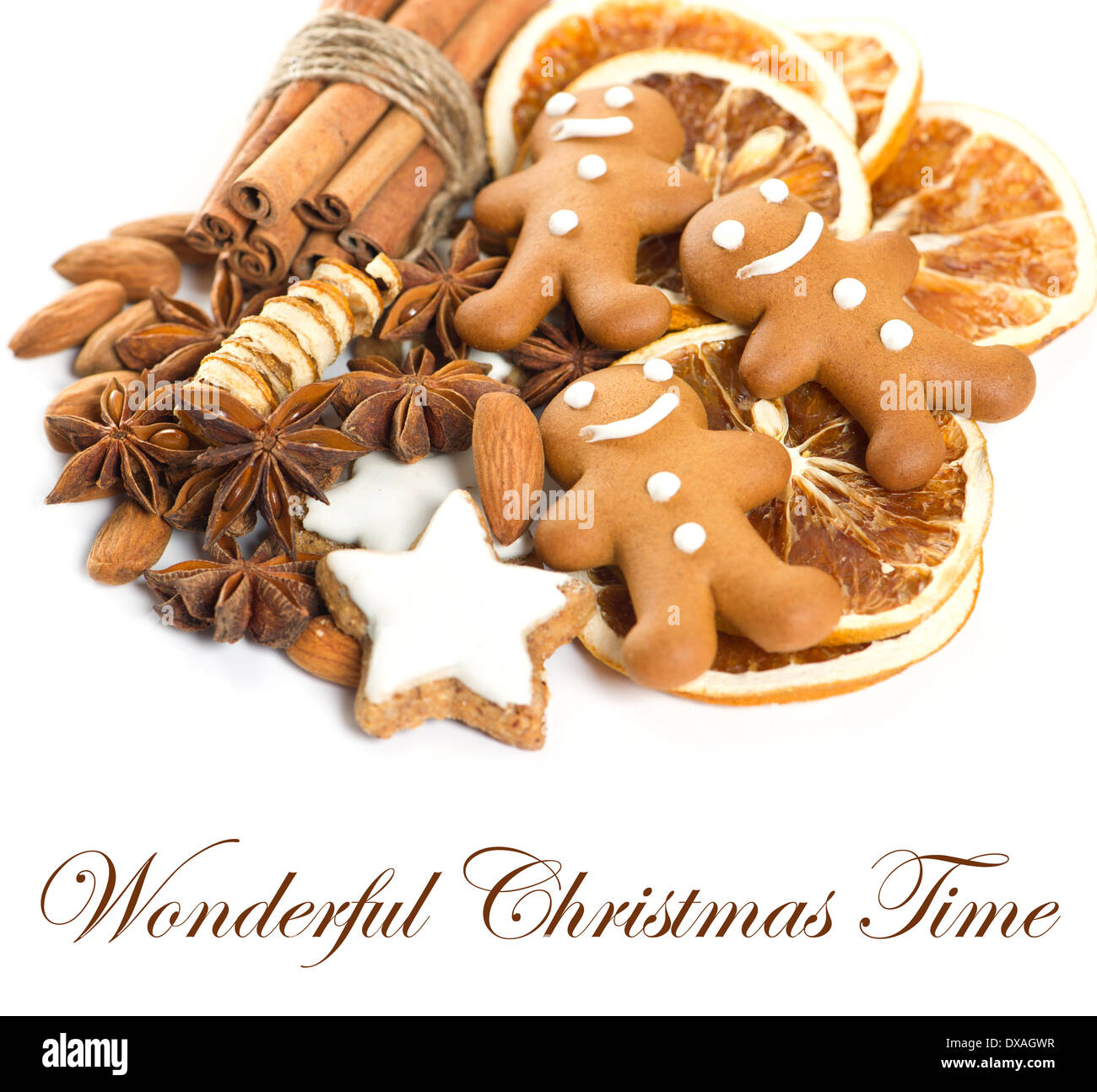 Gingerbread Man christmas cookies à l'anis étoile et des bâtons de cannelle Banque D'Images