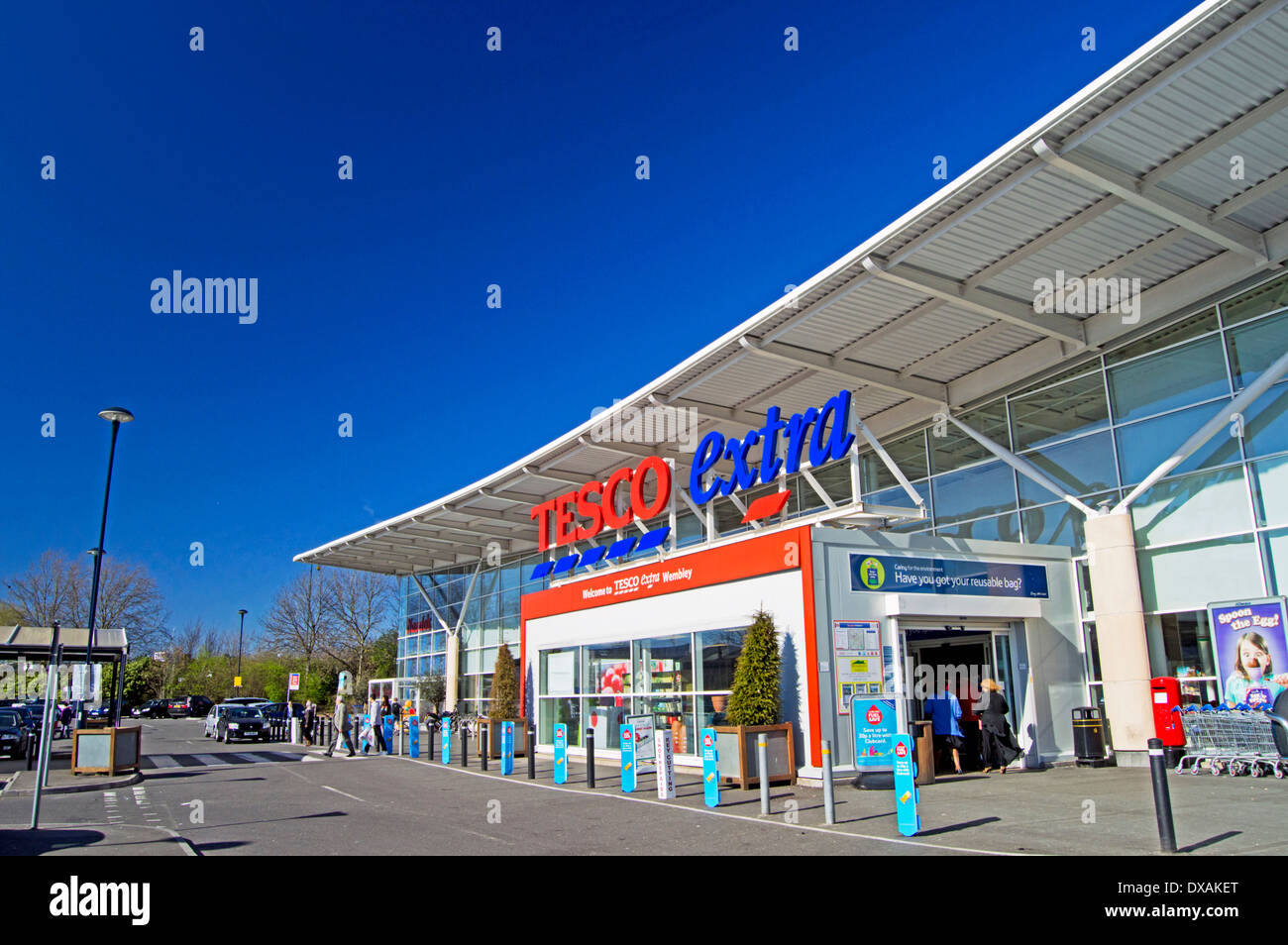 Tesco Extra Wembley, London Borough of Brent, London, Angleterre, Royaume-Uni Banque D'Images