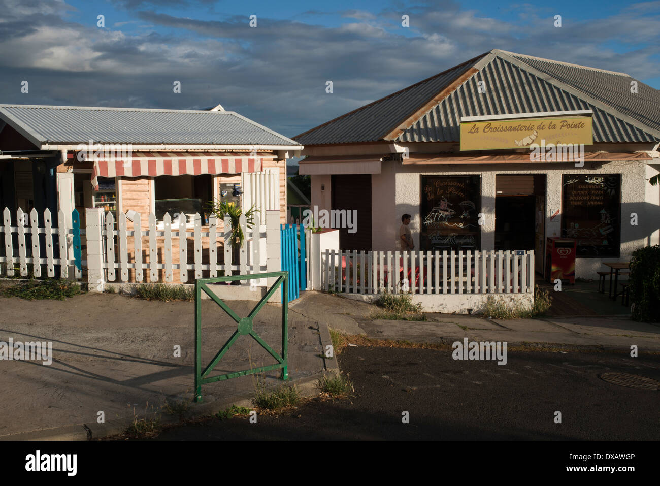 Maisons à Saint Leu. La réunion prend en charge tous les sujets, toutes ces définitions sont utilisés trop souvent pour décrire un lieu exotique : Banque D'Images