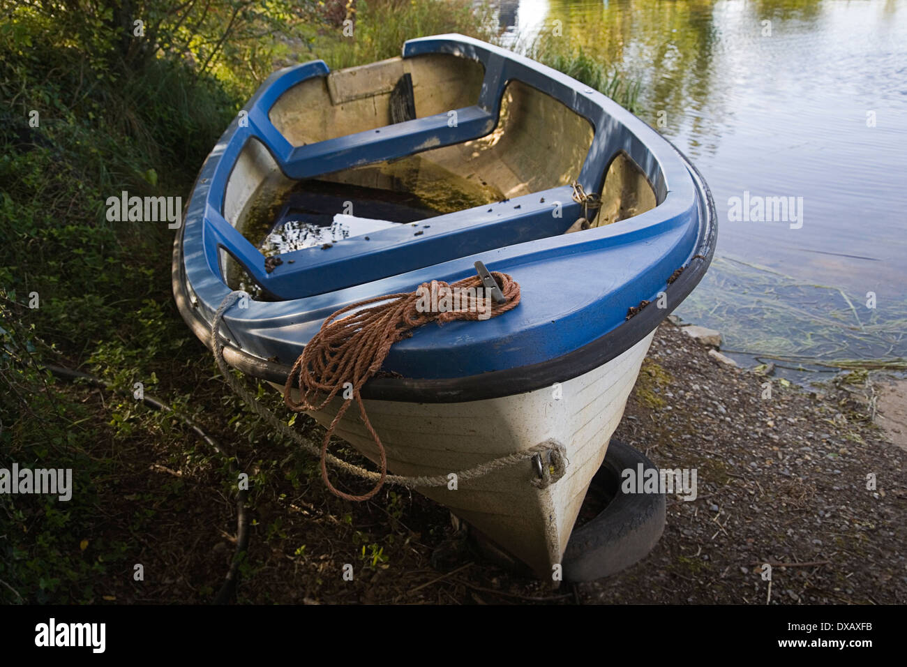 Bateau de lac au repos dans Tipperary Irlande Banque D'Images