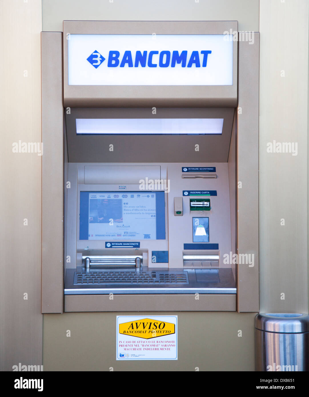 La banque atm typiquement italien cash machine Banque D'Images