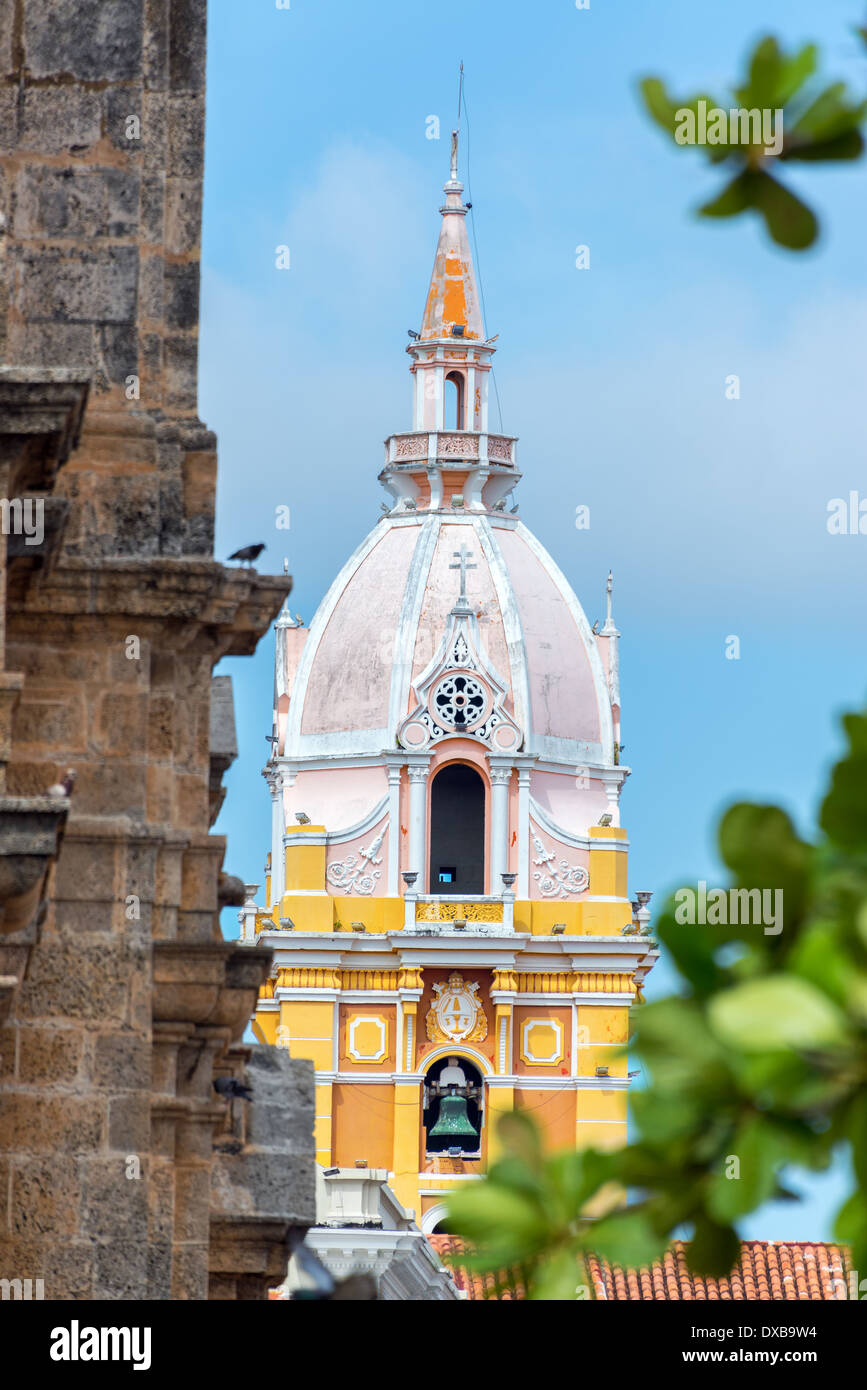 Vue rapprochée de la coupole du Dôme de la cathédrale de Carthagène, Colombie Banque D'Images