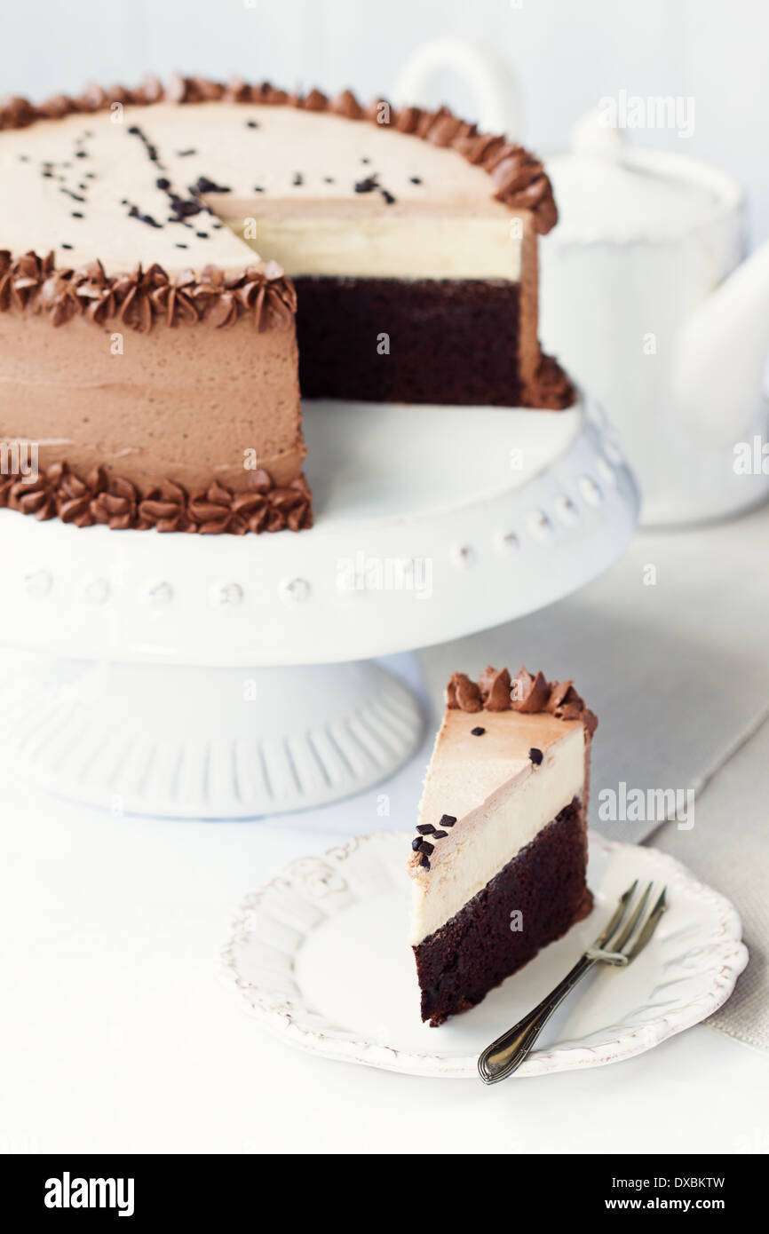 Sur un gâteau au chocolat cake stand Banque D'Images