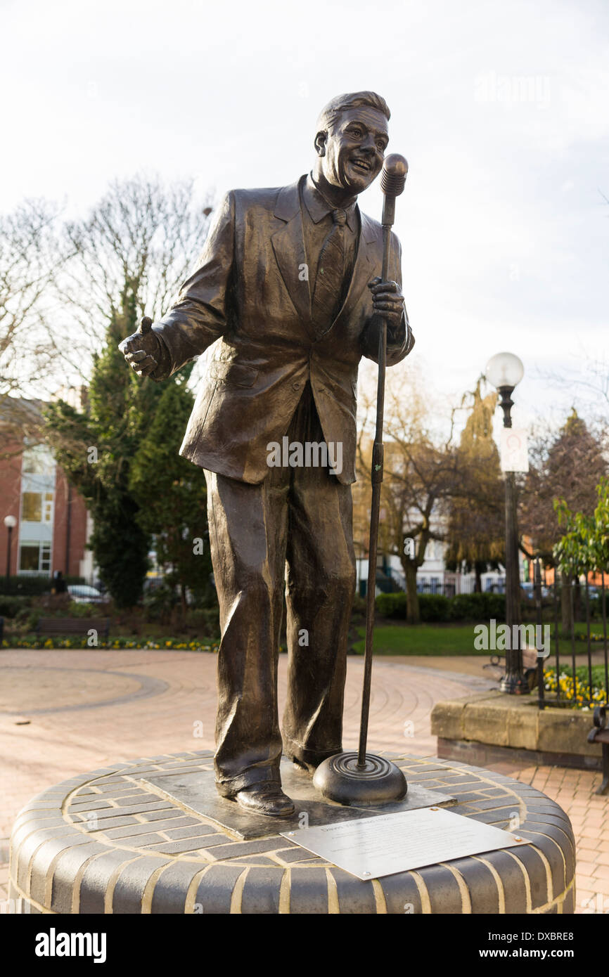 David Whitfield statue chanteuse en dehors de Hull New Theatre Humberside East Yorkshire UK Banque D'Images