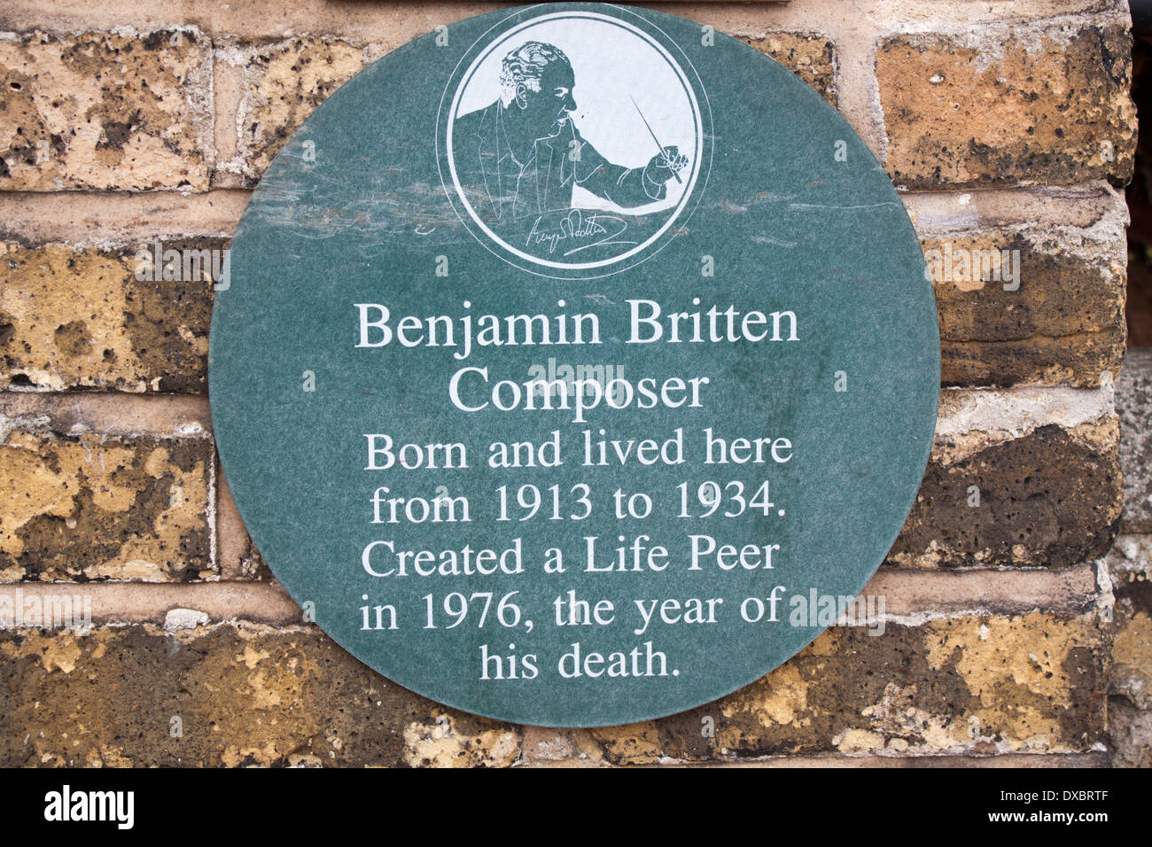 En dehors de la plaque Britten House Lowestoft Suffolk de naissance de Benjamin Britten, compositeur britannique né le 22 novembre 1913 Banque D'Images