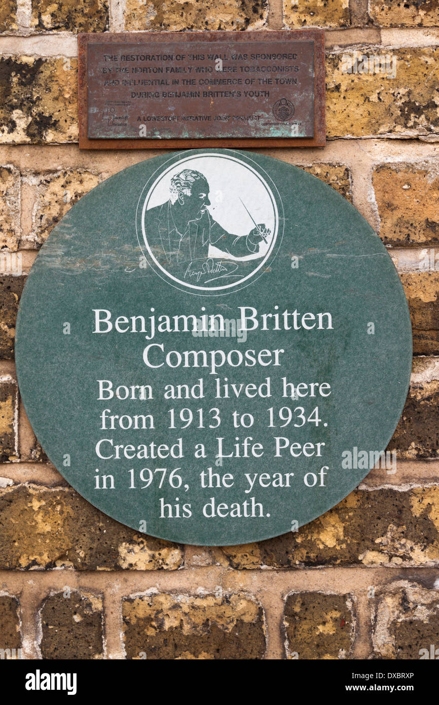 En dehors de la plaque Britten House Lowestoft Suffolk de naissance de Benjamin Britten, compositeur britannique né le 22 novembre 1913 Banque D'Images