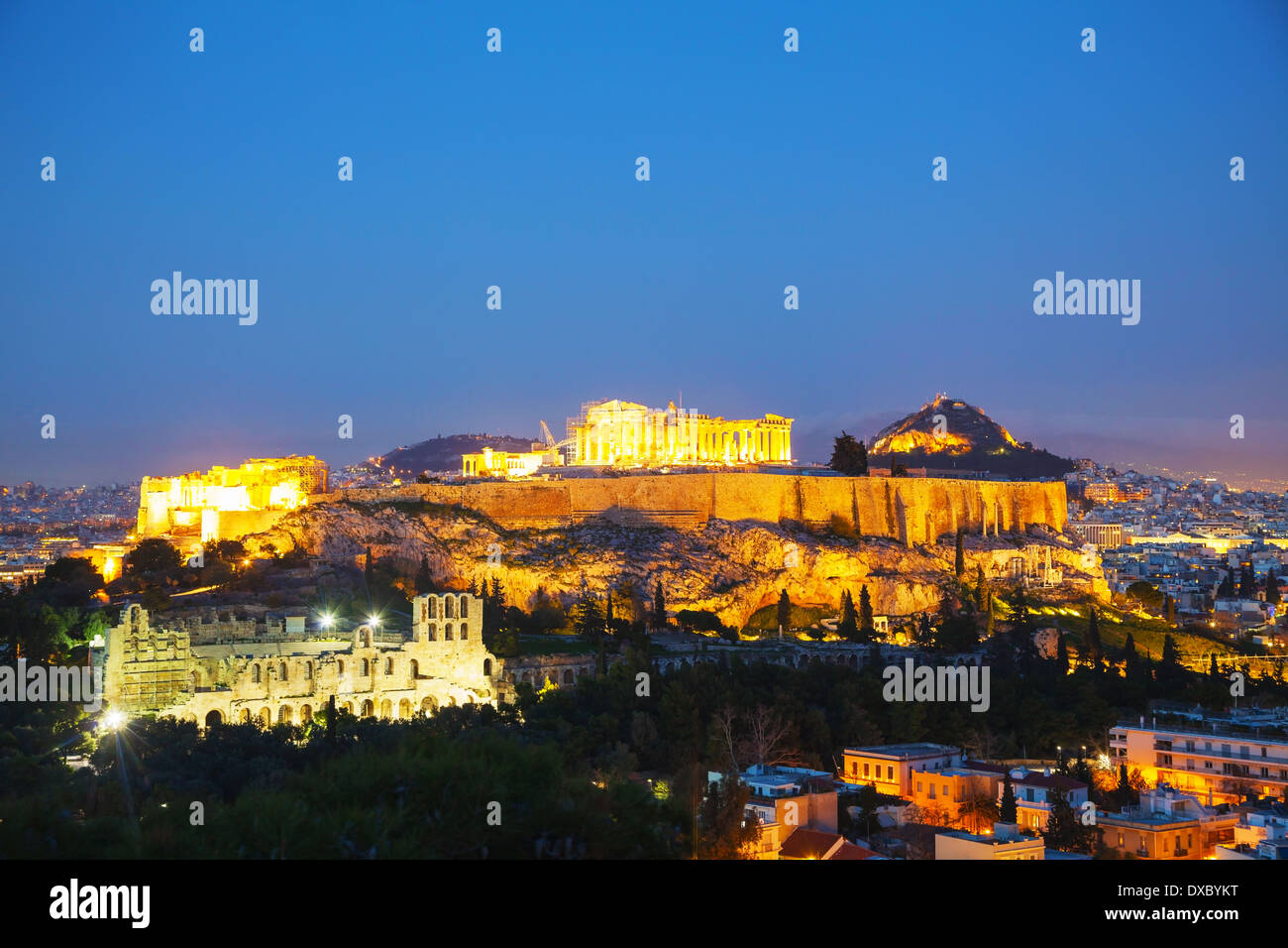 Acropole à Athènes, Grèce dans la soirée après le coucher du soleil Banque D'Images