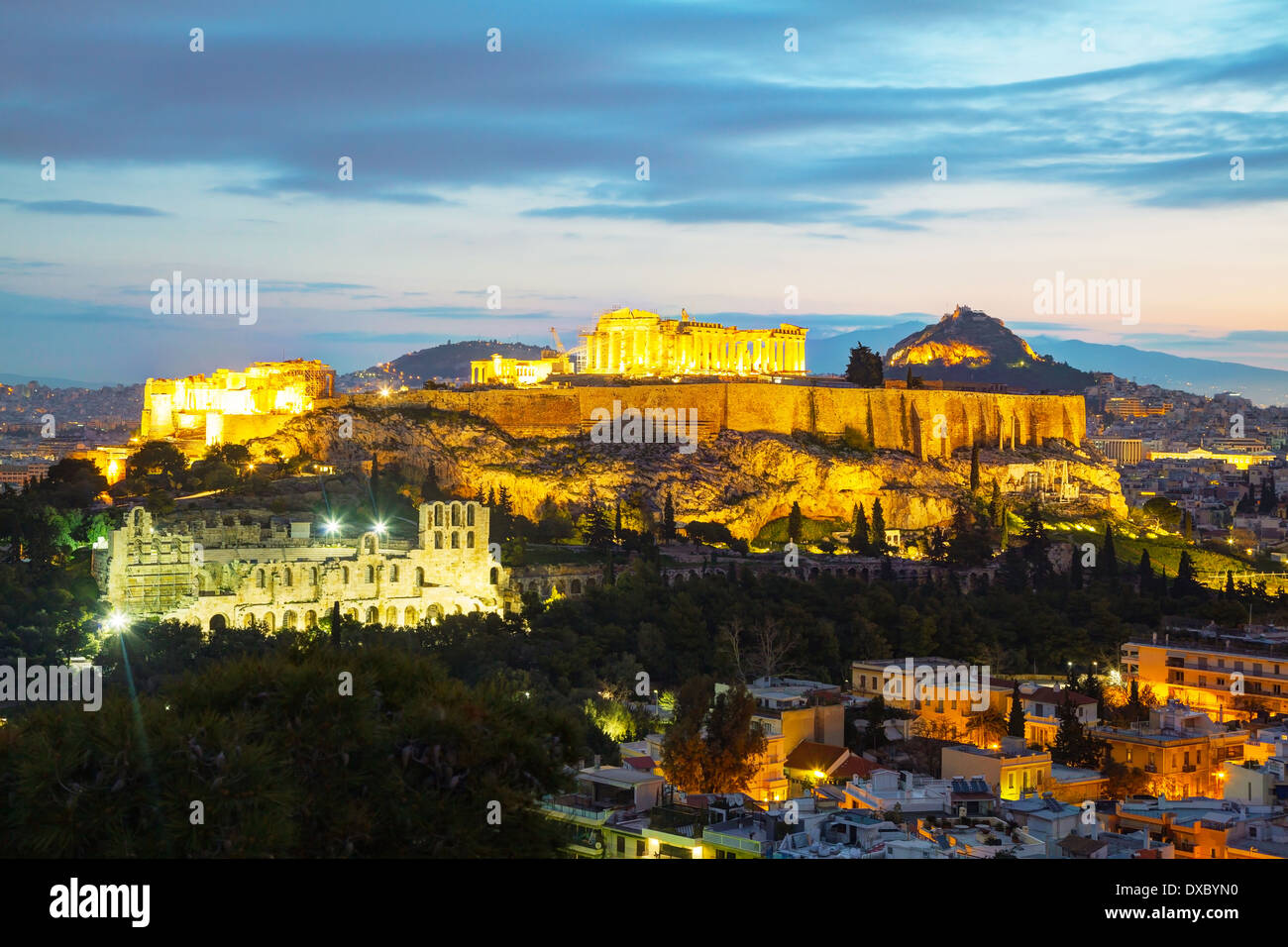 Acropole à Athènes, Grèce dans la soirée après le coucher du soleil Banque D'Images