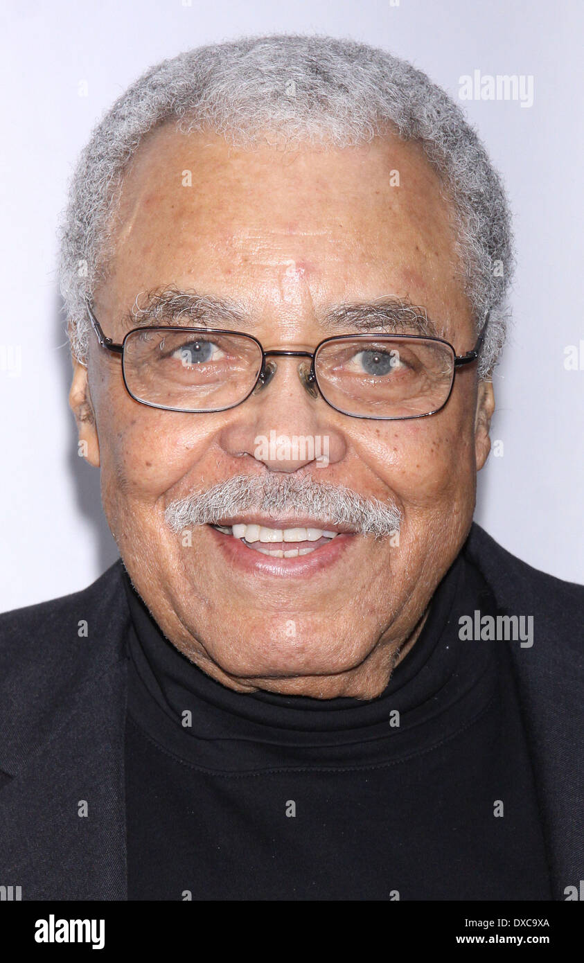 James Earl Jones au Broadway soirée d'ouverture de "l'anarchiste" au Golden Theatre - Arrivées. Avec : James Earl Jones à la Broadway soirée d'ouverture de 'l' anarchiste au Golden Theatre - Arrivées. Où : New York City, United States Quand : 02 déc 2012 Banque D'Images