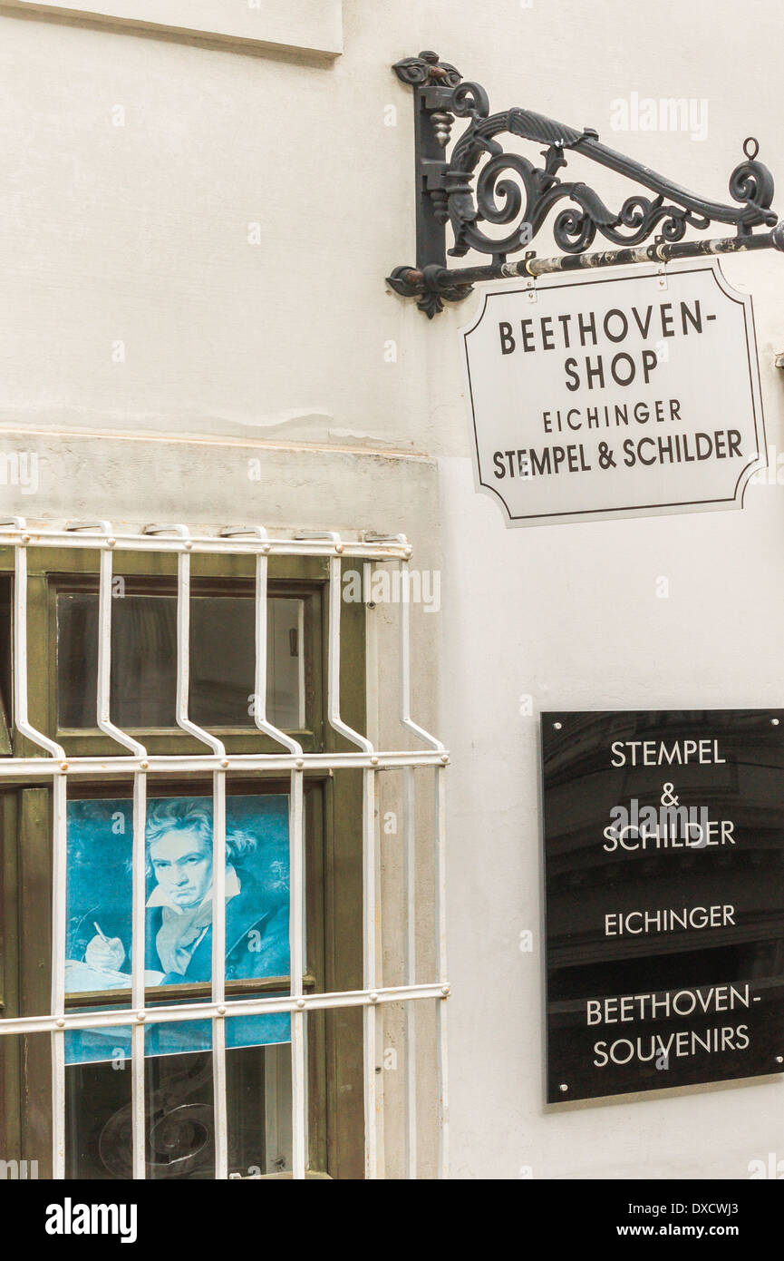 Beethoven boutique vendant des timbres en caoutchouc, signes et autres souvenirs de Beethoven, Vienne, Autriche Banque D'Images