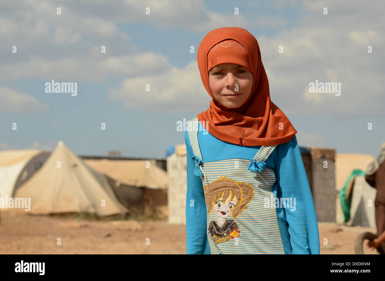 Les jeunes déplacés à l'enfant de réfugiés syriens au camp de la Syrie du Nord Atmeh Banque D'Images