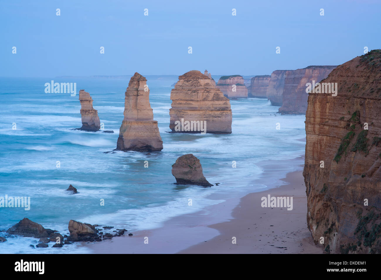 Il s'agit d'une image des 12 apôtres caractéristique géologique dans le sud de l'Australie. Banque D'Images