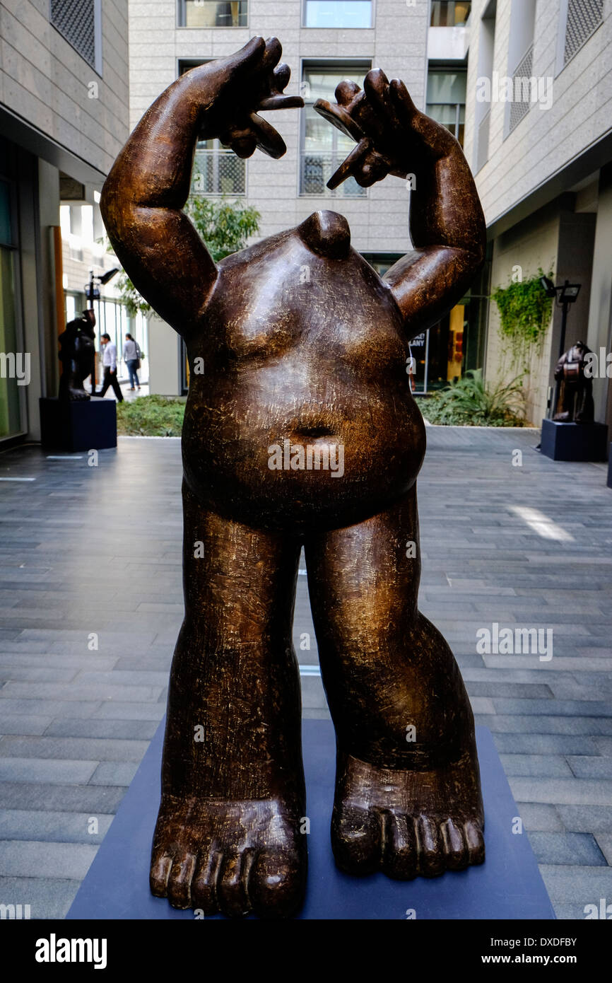 La sculpture à l'entrée Village avec de nombreuses galeries d'art à DIFC Dubai International Financial Centre à Dubaï Émirats Arabes Unis Banque D'Images