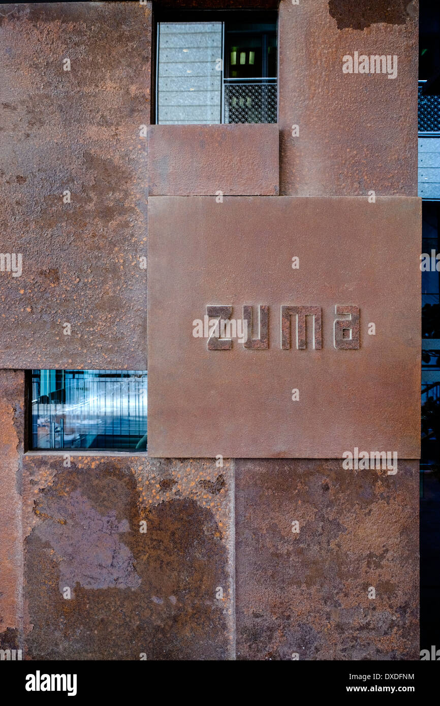 Zuma restaurant japonais au DIFC Dubai International Financial Centre à Dubaï Émirats Arabes Unis Banque D'Images