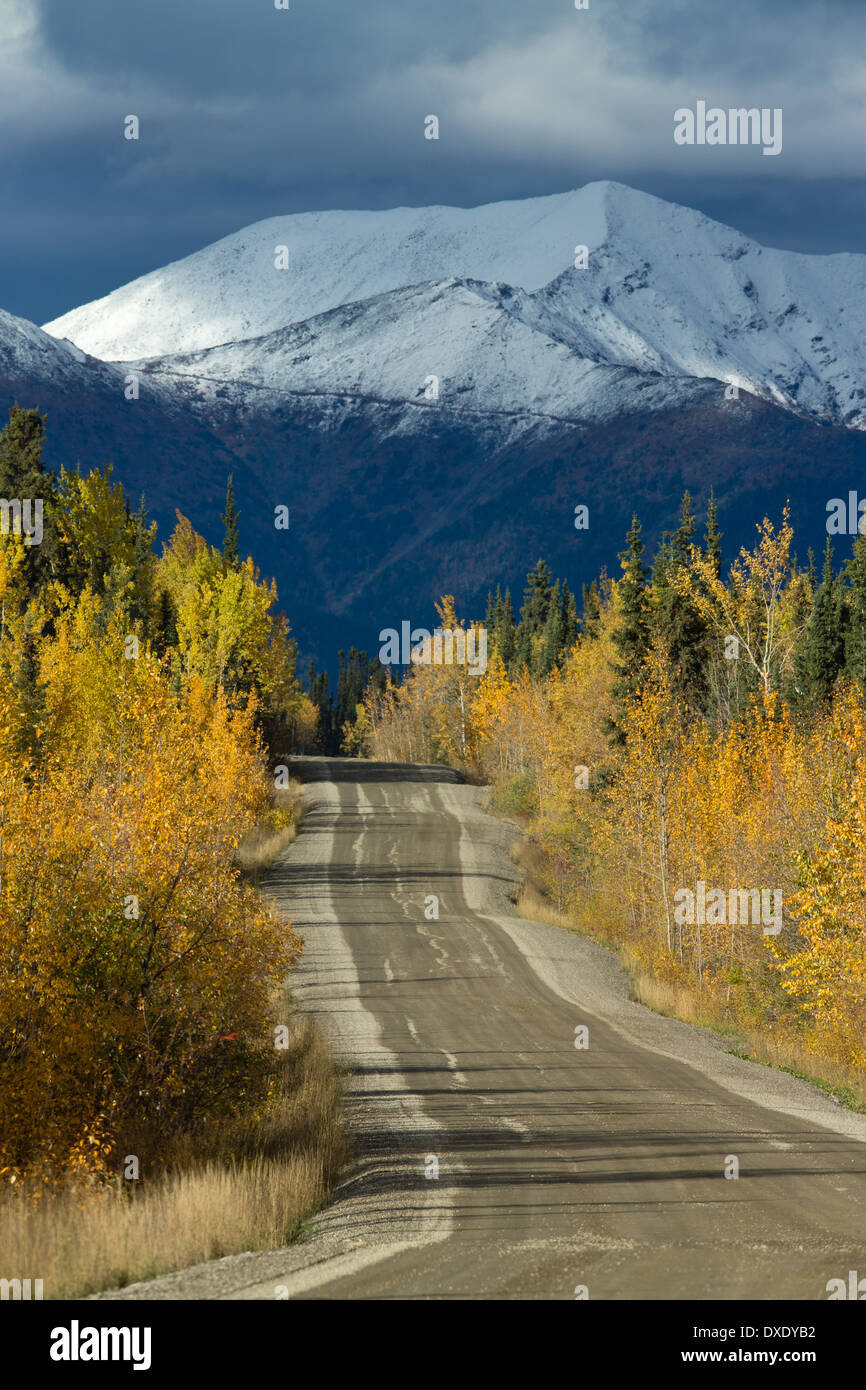 La route de Keno, piste de l'argent près de Mayo, au Yukon, Canada Banque D'Images