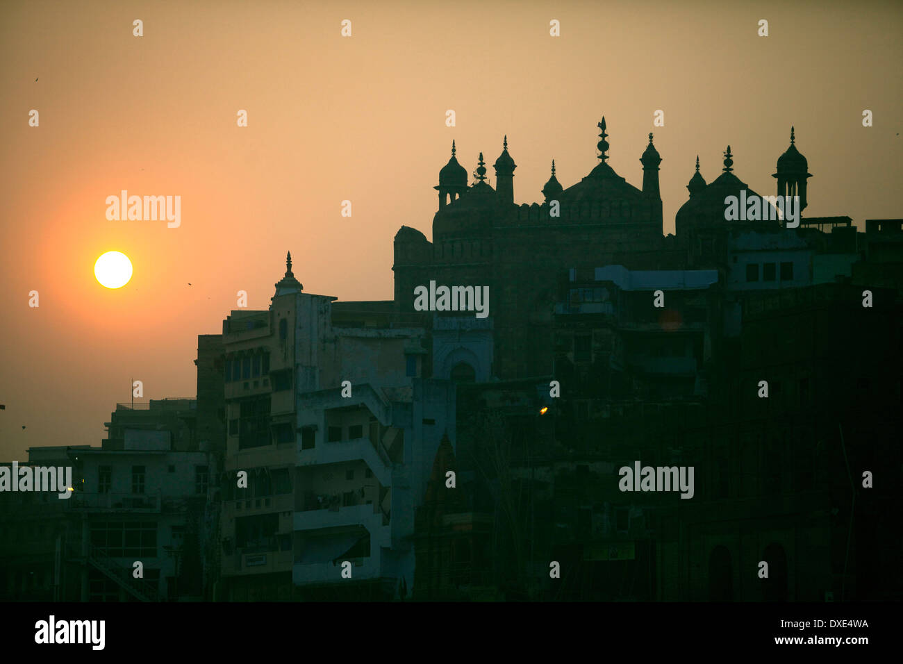 Scènes et tous les jours en direct sur les rives de la rivière du Gange à Varanasi Banque D'Images