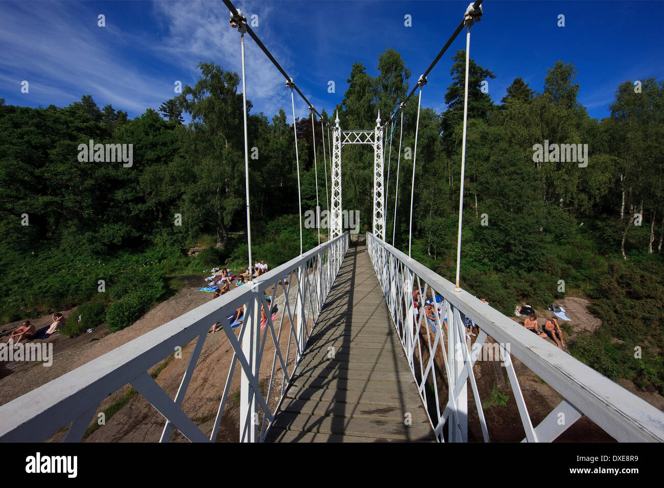 À l'échelle Cambus O Mai pont suspendu au-dessus de la rivière Dee à Royal Deeside, à proximité de la Grande Motte,Aberdeenshire, Ecosse. Banque D'Images