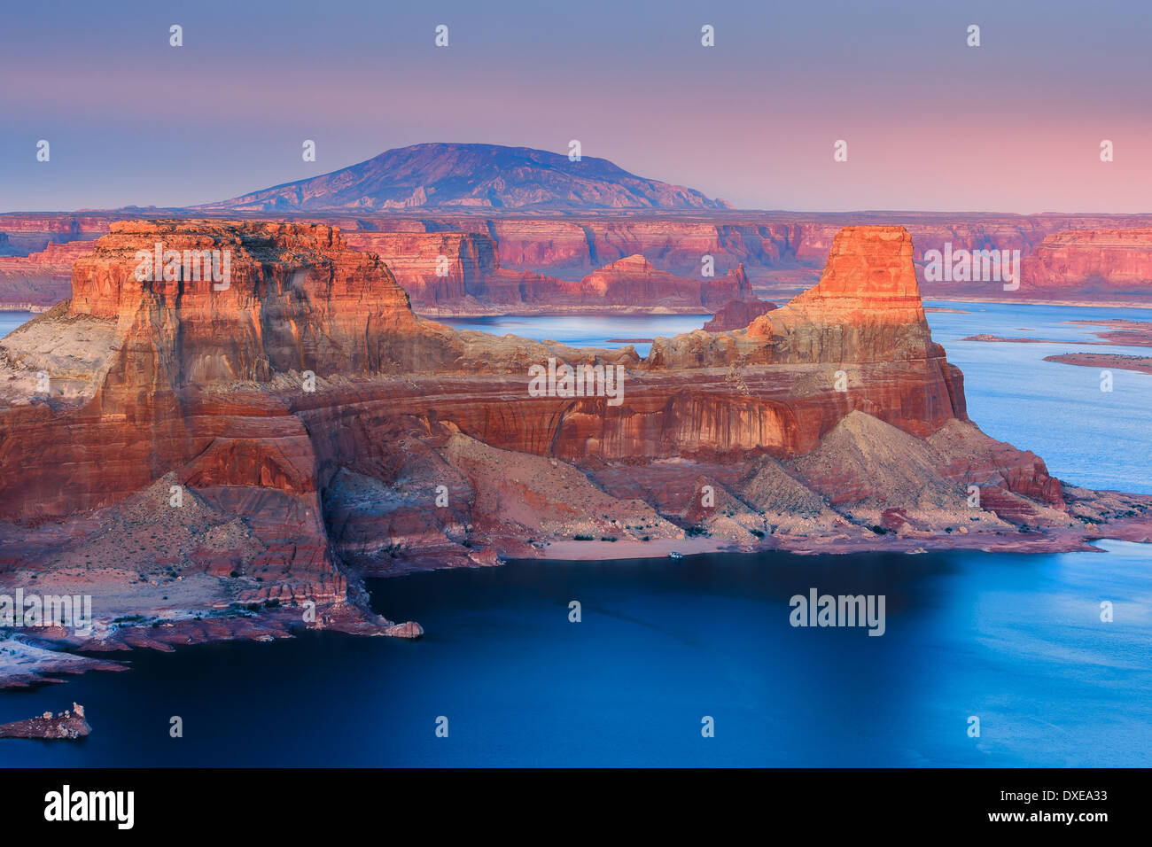 Coucher du soleil à Alstrom Point, lac Powell, Utah Banque D'Images