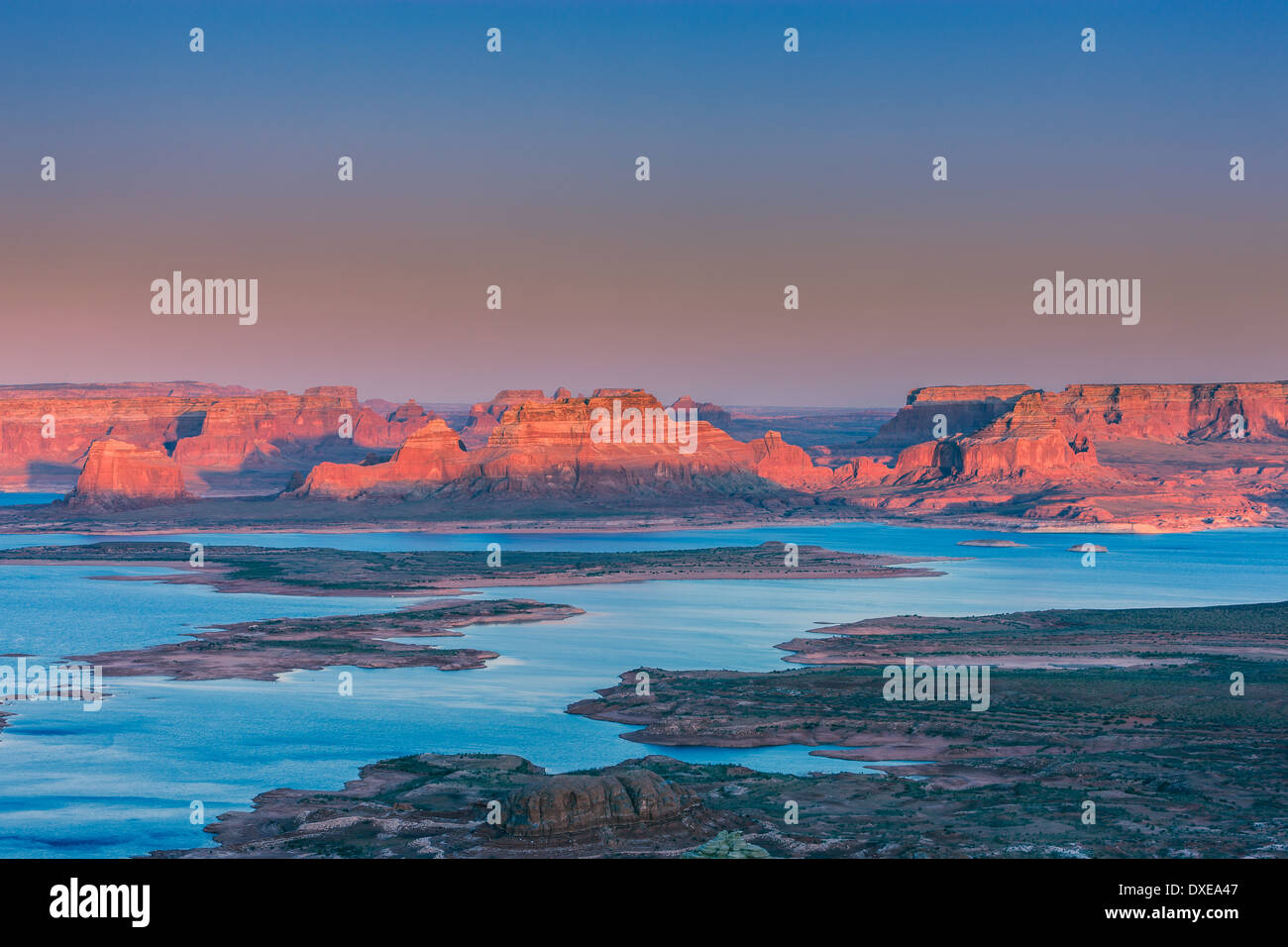 Coucher du soleil à Alstrom Point, lac Powell, Utah Banque D'Images