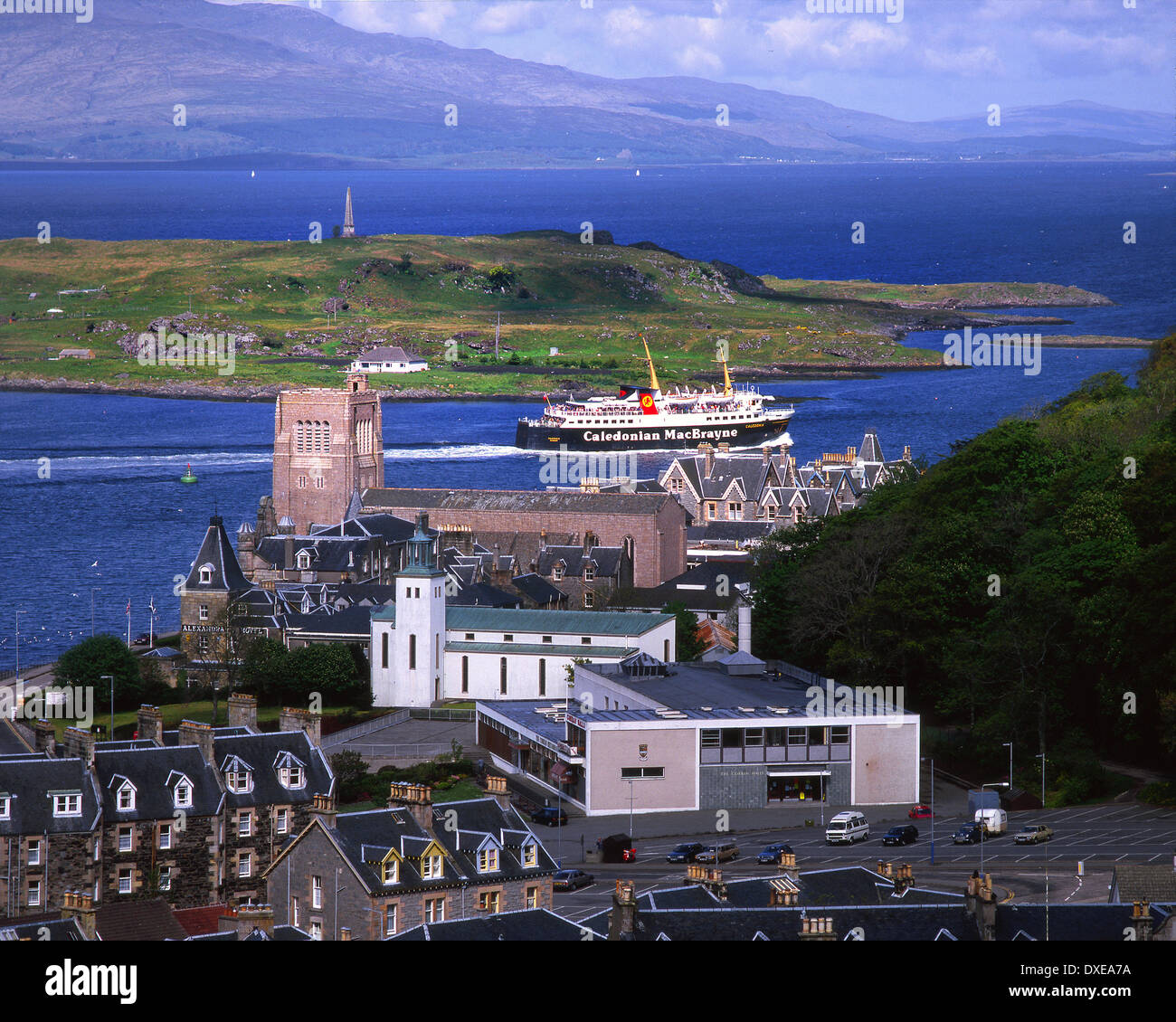 Caledonian macbrayne car-ferry MV Calédonie quitte la baie d'Oban argyll dans les années 1980, l'Ecosse Banque D'Images