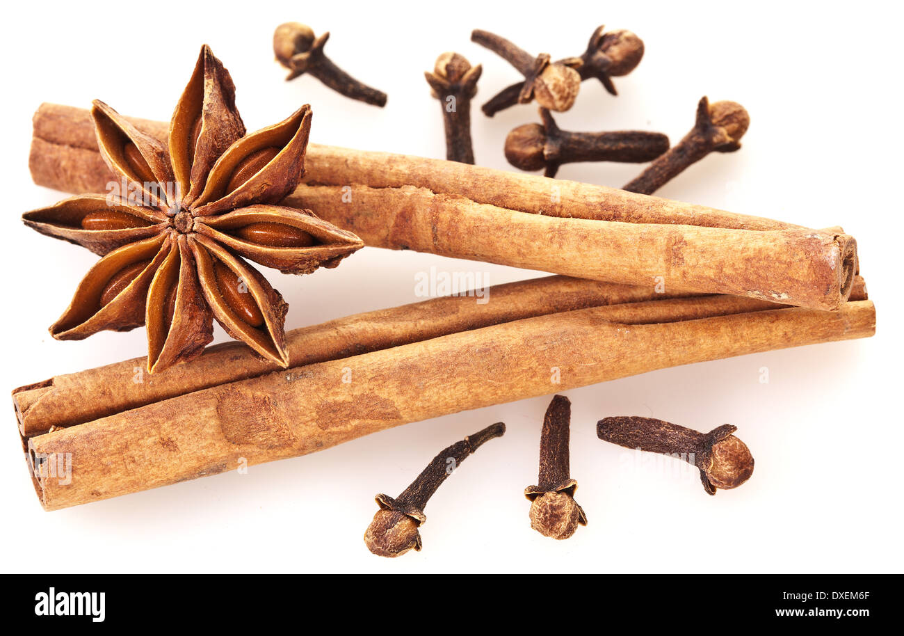 Épices isolé sur un fond blanc. Banque D'Images