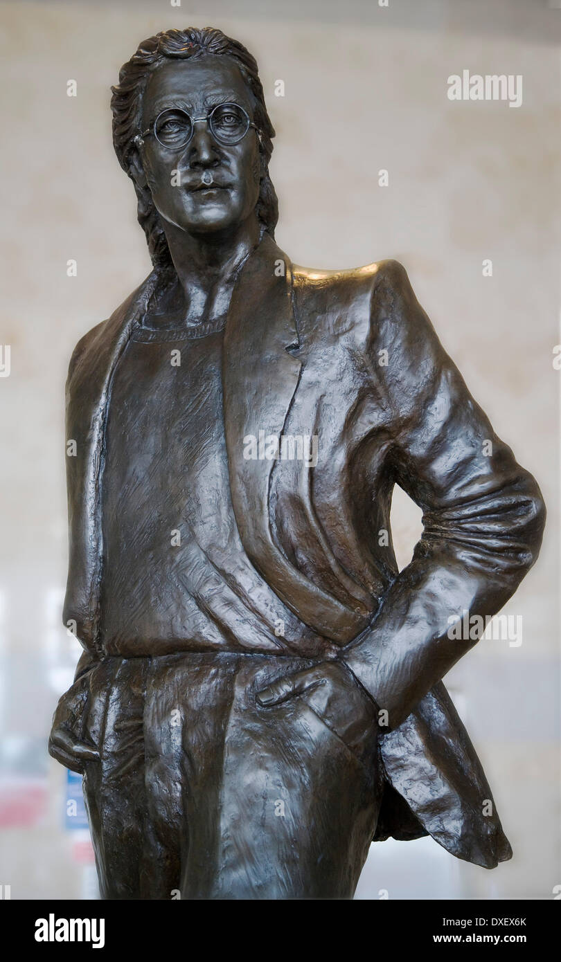 Statue de John Lennon , l'aéroport de Liverpool. Banque D'Images