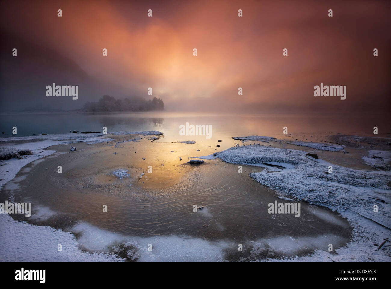 Coucher du soleil sur l'hiver, Glenfinnan Lochaber, Loch Shiel. Banque D'Images
