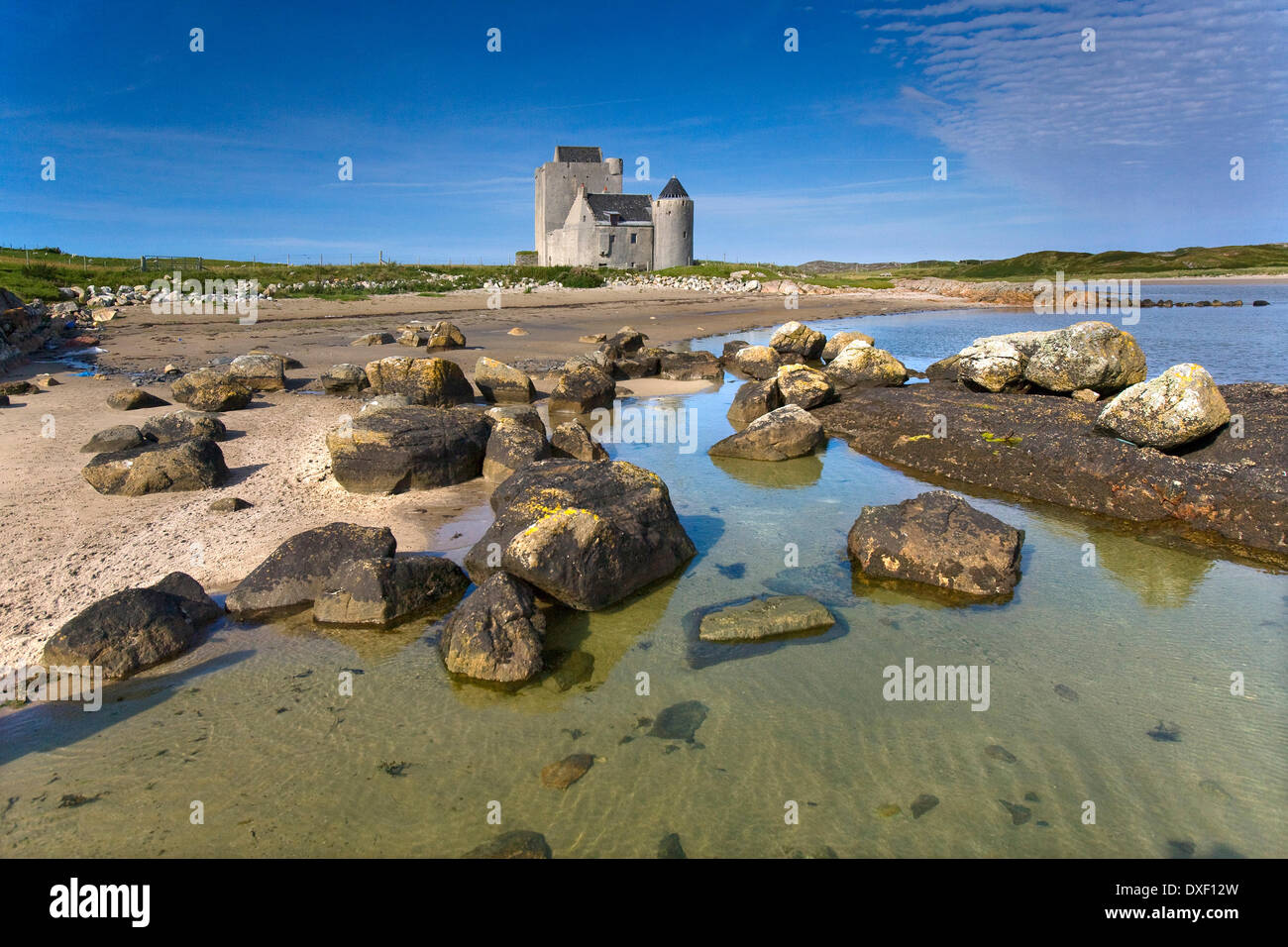 Château Breachacha à partir de la plage, l'île de Coll Banque D'Images