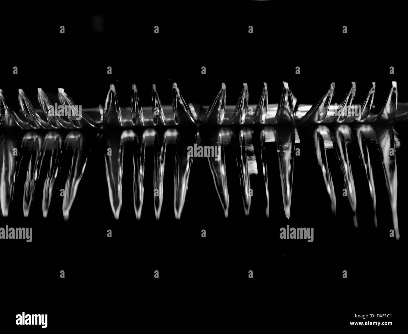 Fourches métalliques alignés dans une manière abstraite Banque D'Images